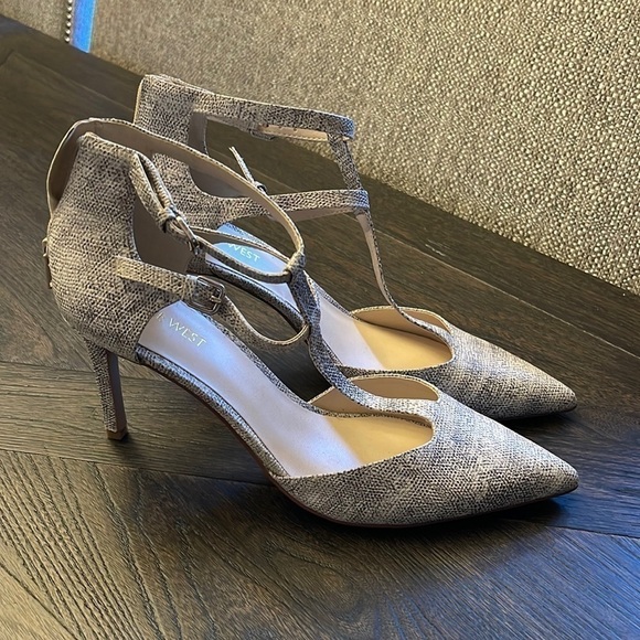NWOT Nine West Scandal Snake Print T-Strap Pumps Size 9.5 - Picture 1 of 7